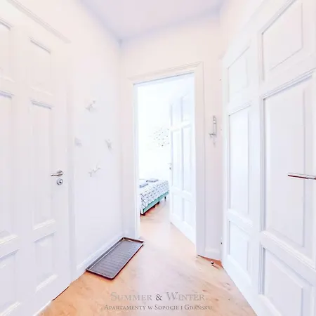 Family Luxury Wonder Heaven Apartment, 50m M Cassino Street, First - 3 Bedrooms&studio, Second - 2 Bedrooms&studio, Private Parking W Cenie, Summerwinter Brand Apartment *