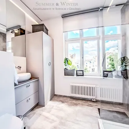 Apartment Summerwinter - 2 Luxury Wonder & Heaven Apartaments, 100M M Cassino - 2 Or 3 Bedrooms & Sofa, Parking *
