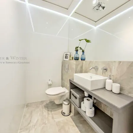 Summerwinter - 2 Luxury Wonder & Heaven Apartaments, 100M M Cassino - 2 Or 3 Bedrooms & Sofa, Parking