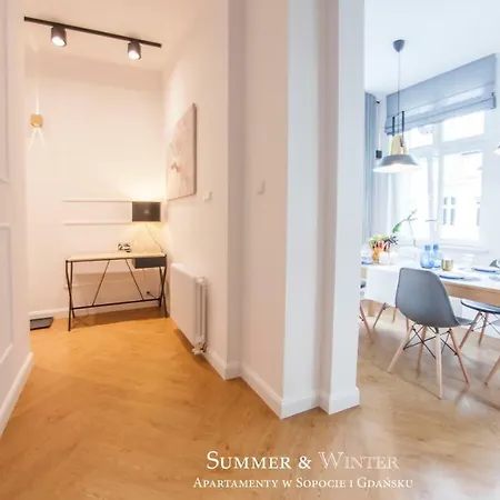Summerwinter - 2 Luxury Wonder & Heaven Apartaments, 100m M Cassino - 2 Or 3 Bedrooms & Sofa, Parking Daire Sopot