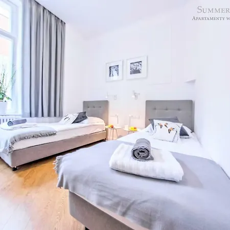 Family Luxury Wonder Heaven Apartment, 50m M Cassino Street, First - 3 Bedrooms&studio, Second - 2 Bedrooms&studio, Private Parking W Cenie, Summerwinter Brand