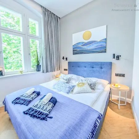 Summerwinter - 2 Luxury Wonder & Heaven Apartaments, 100M M Cassino - 2 Or 3 Bedrooms & Sofa, Parking * Zoppot