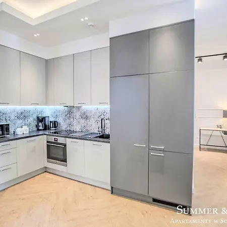 Family Luxury Wonder Heaven Apartment, 50m To M Cassino, First With 3 Badrooms&studio, Second With 2 Badrooms&studio, Parking W Cenie