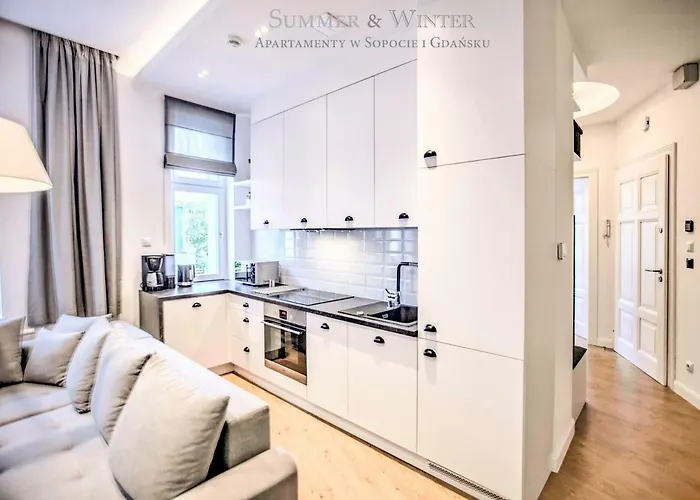 Family Luxury Wonder Heaven Apartment, 50m M Cassino Street, First - 3 Bedrooms&studio, Second - 2 Bedrooms&studio, Private Parking W Cenie, Summerwinter Brand