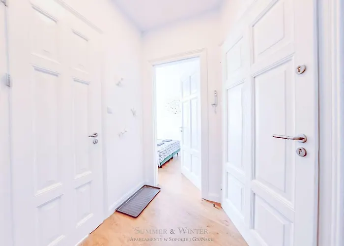 Family Luxury Wonder Heaven Apartment, 50m M Cassino Street, First - 3 Bedrooms&studio, Second - 2 Bedrooms&studio, Private Parking W Cenie, Summerwinter Brand Apartamento *