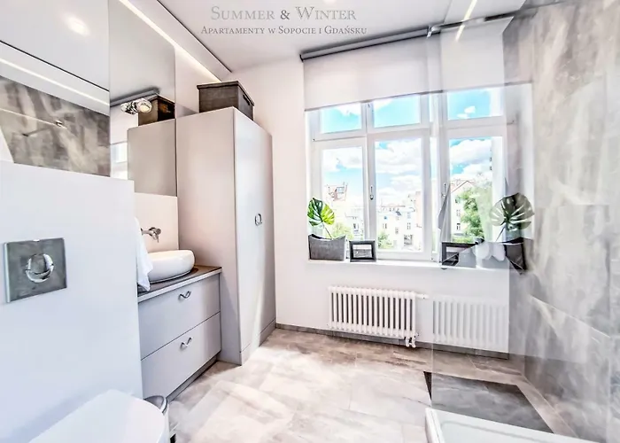 Apartamento Family Luxury Wonder Heaven Apartment, 50m M Cassino Street, First - 3 Bedrooms&studio, Second - 2 Bedrooms&studio, Private Parking W Cenie, Summerwinter Brand *