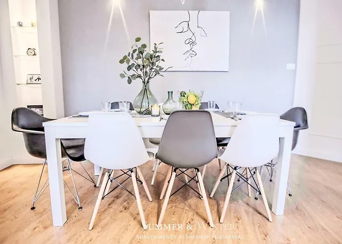 Apartamento Family Luxury Wonder Heaven Apartment, 50m M Cassino Street, First - 3 Bedrooms&studio, Second - 2 Bedrooms&studio, Private Parking W Cenie, Summerwinter Brand *