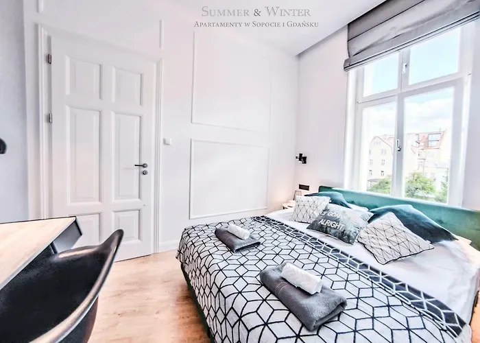 Apartamento Family Luxury Wonder Heaven Apartment, 50m M Cassino Street, First - 3 Bedrooms&studio, Second - 2 Bedrooms&studio, Private Parking W Cenie, Summerwinter Brand *